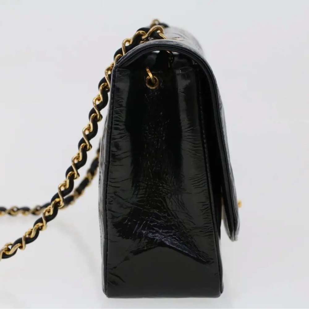 CHANEL DIANA Single Flap Quilted Patent Leather Bag - Picture 5 of 15
